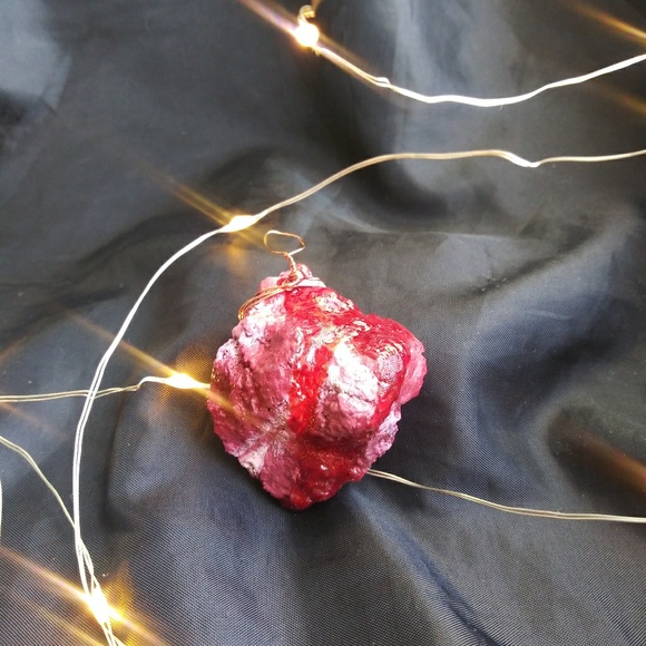 Bloody Human Heart Necklace charm - Picture 3 of 4